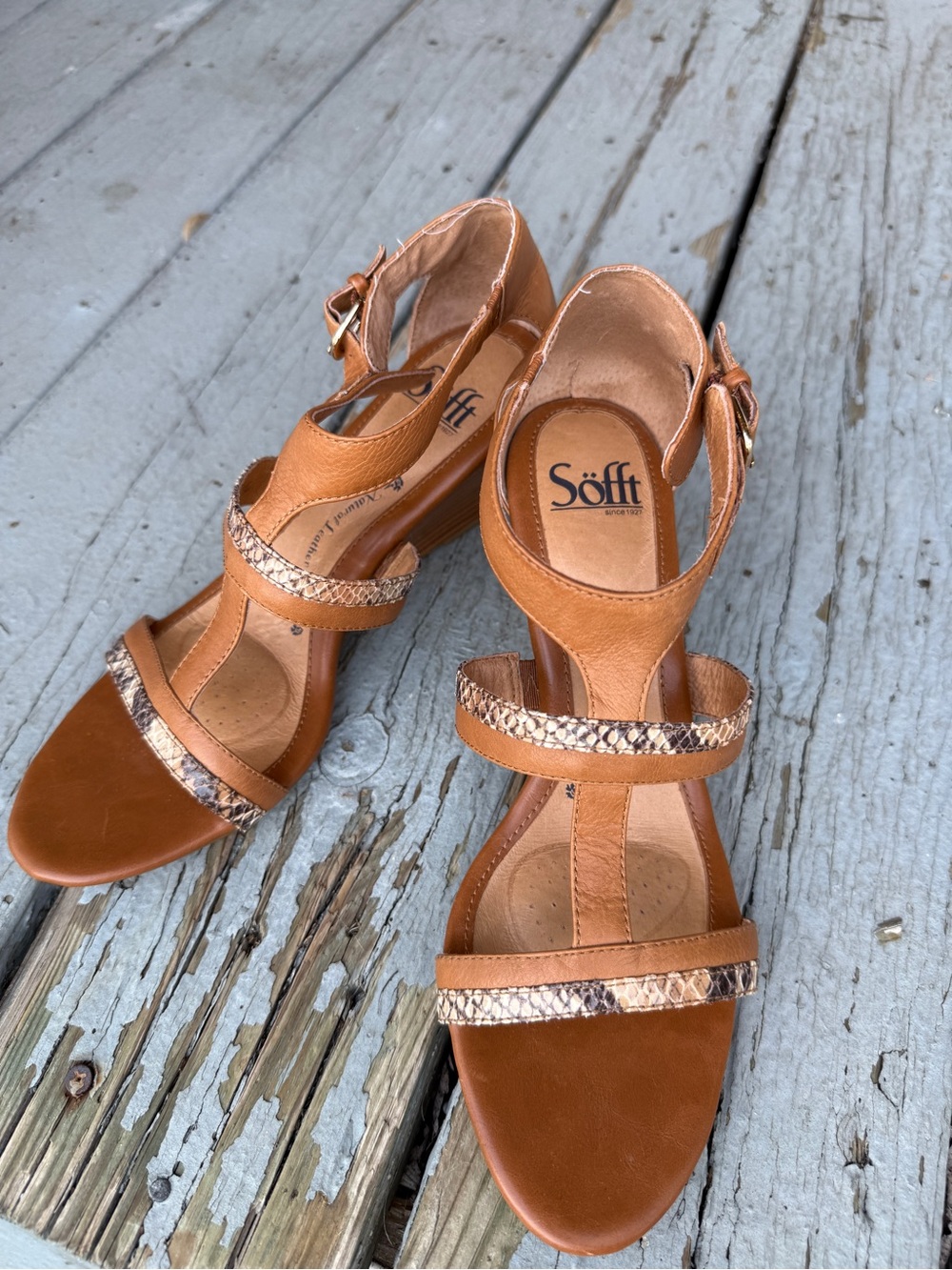 Söfft Tan Leather Sandals with Snake-Print Trim